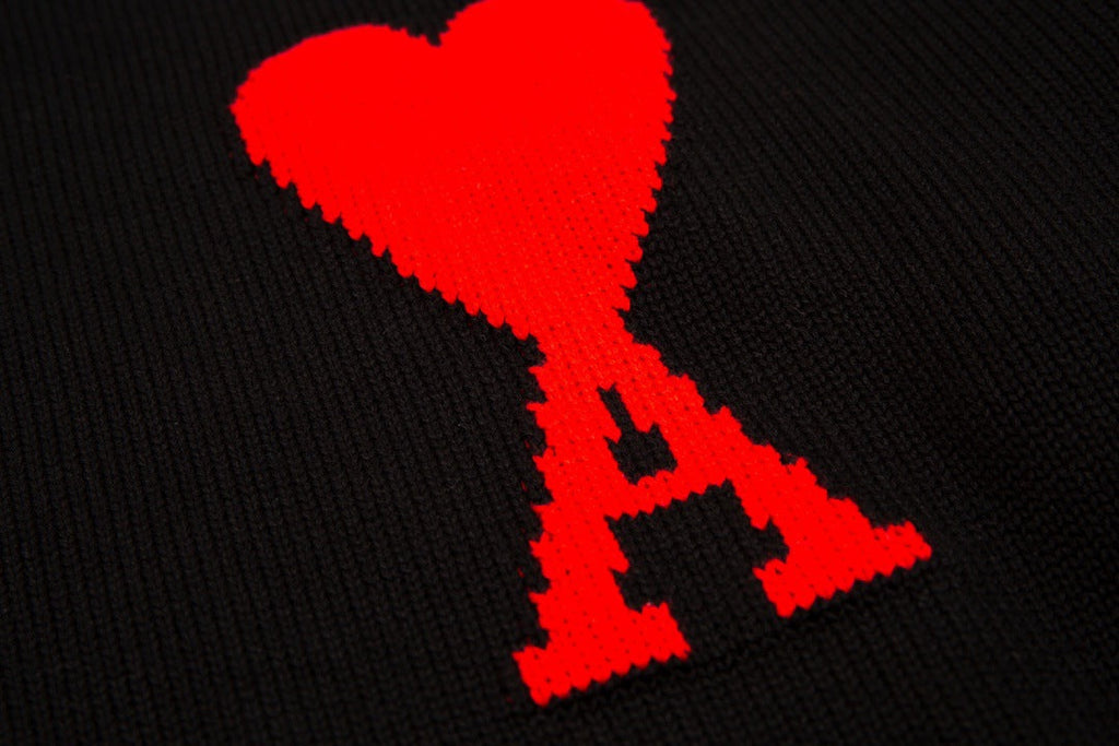 HEART SWEATER BLACK (UNISEX)