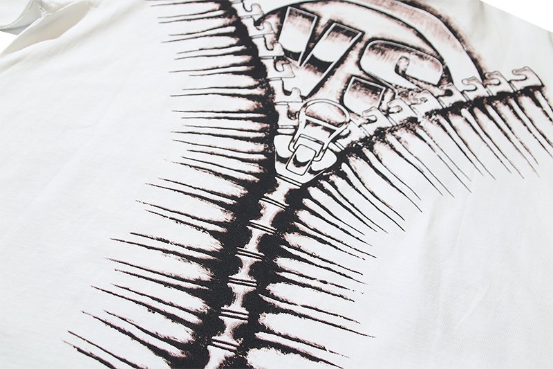 VALE USA Dreams Graphic T-Shirt