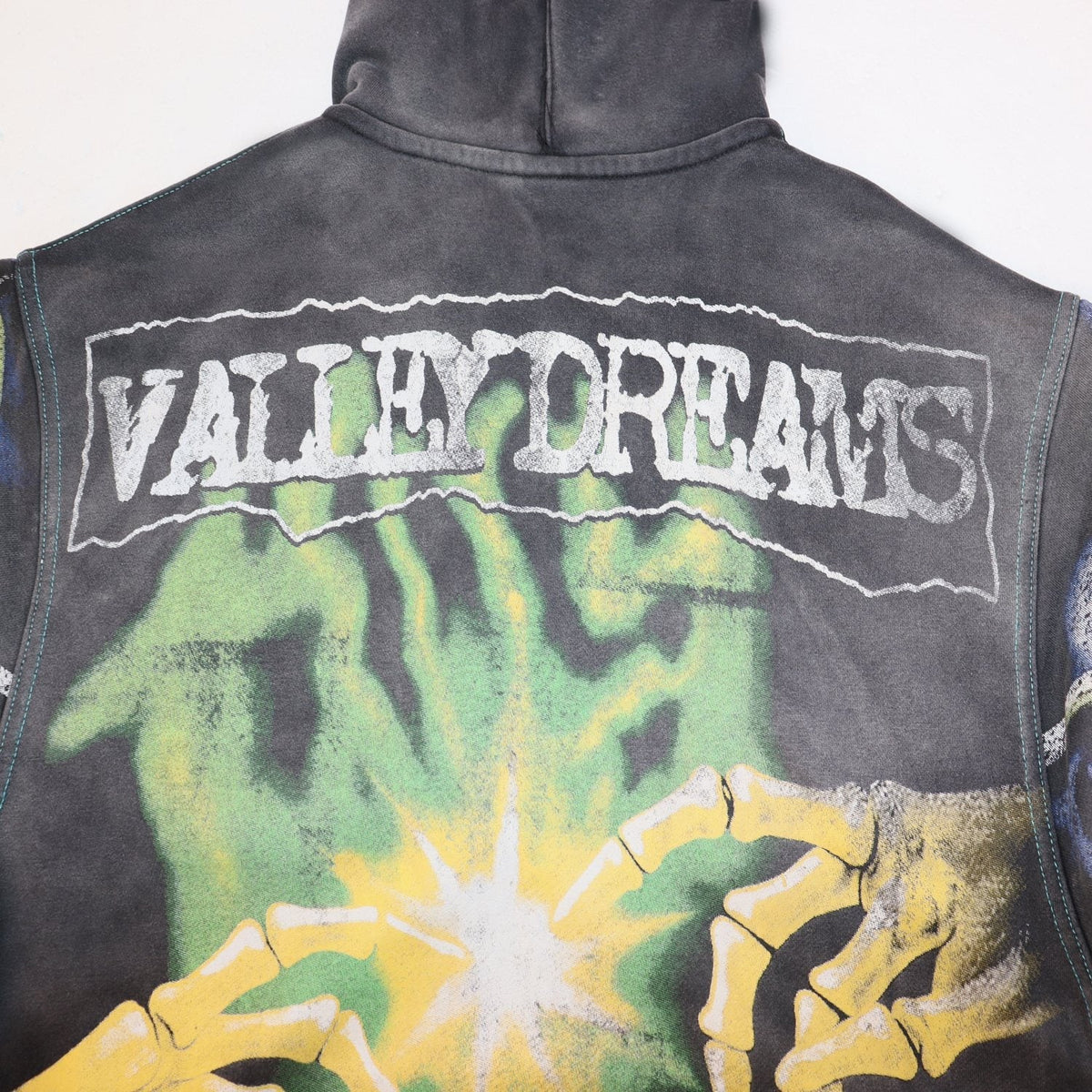 VALE USA Valley Dreams Skull Graphic Zip Hoodie