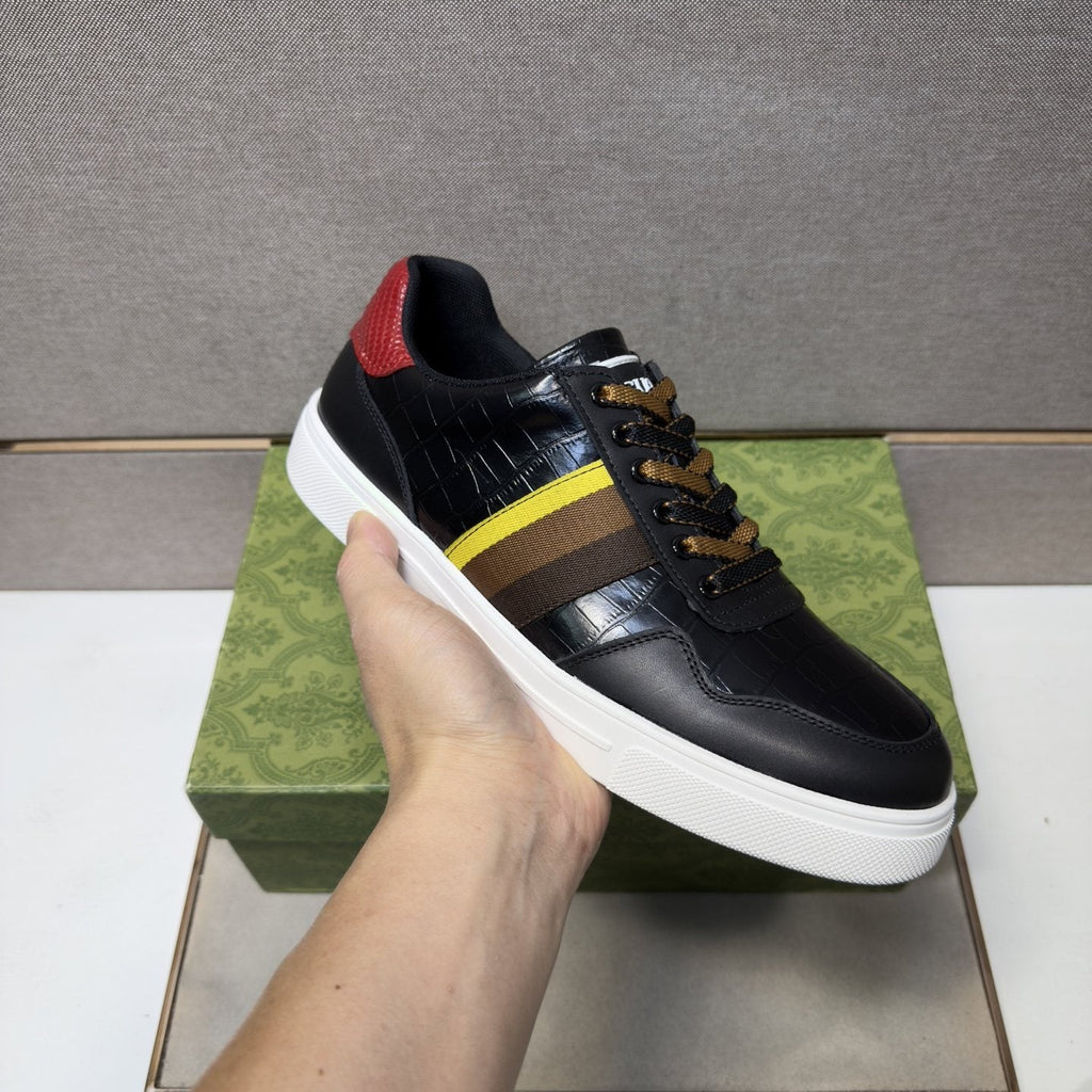 Gucci Men's Black Stripe Low-Top Sneakers