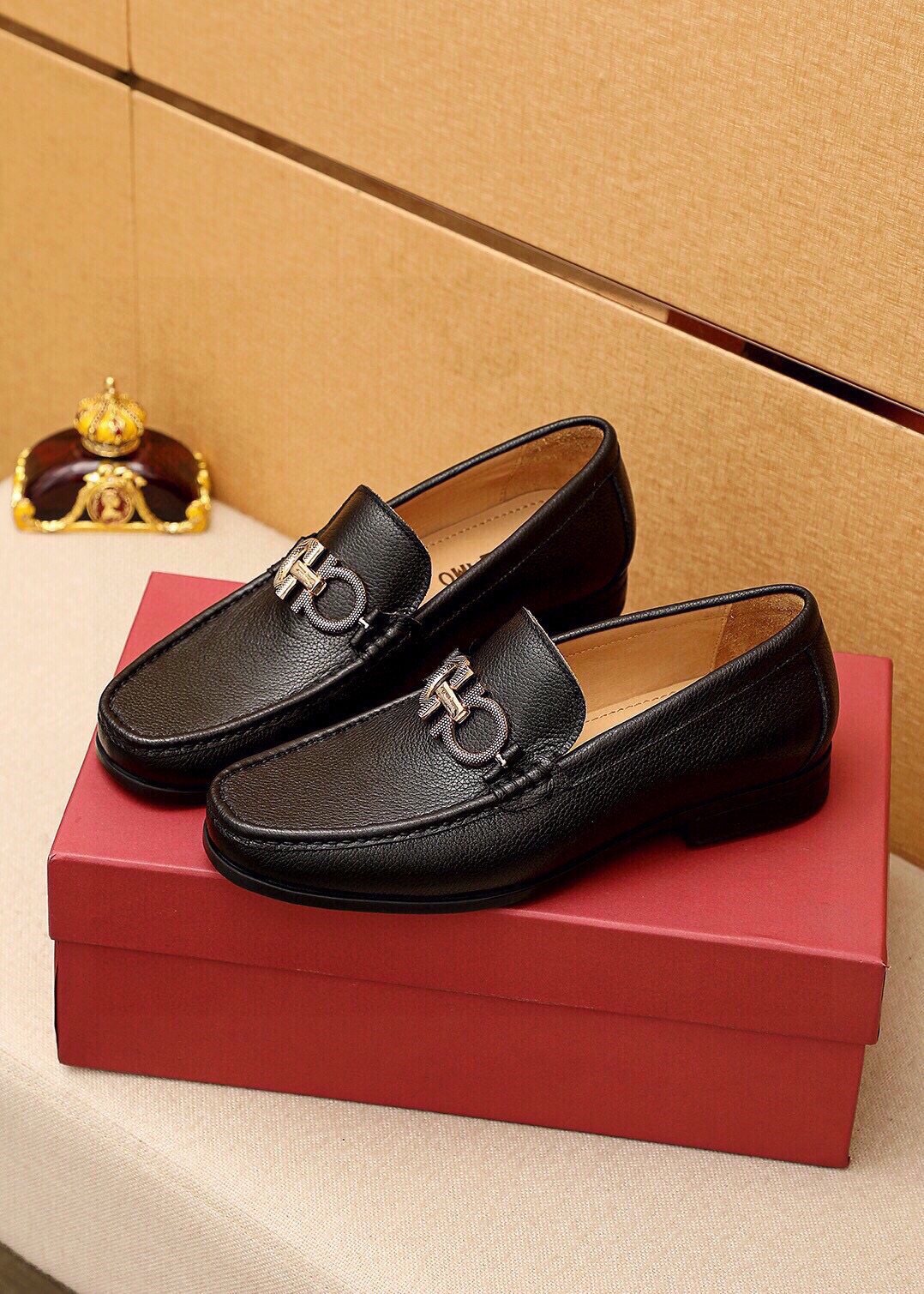 Ferragamo Black Textured Buckle Loafers