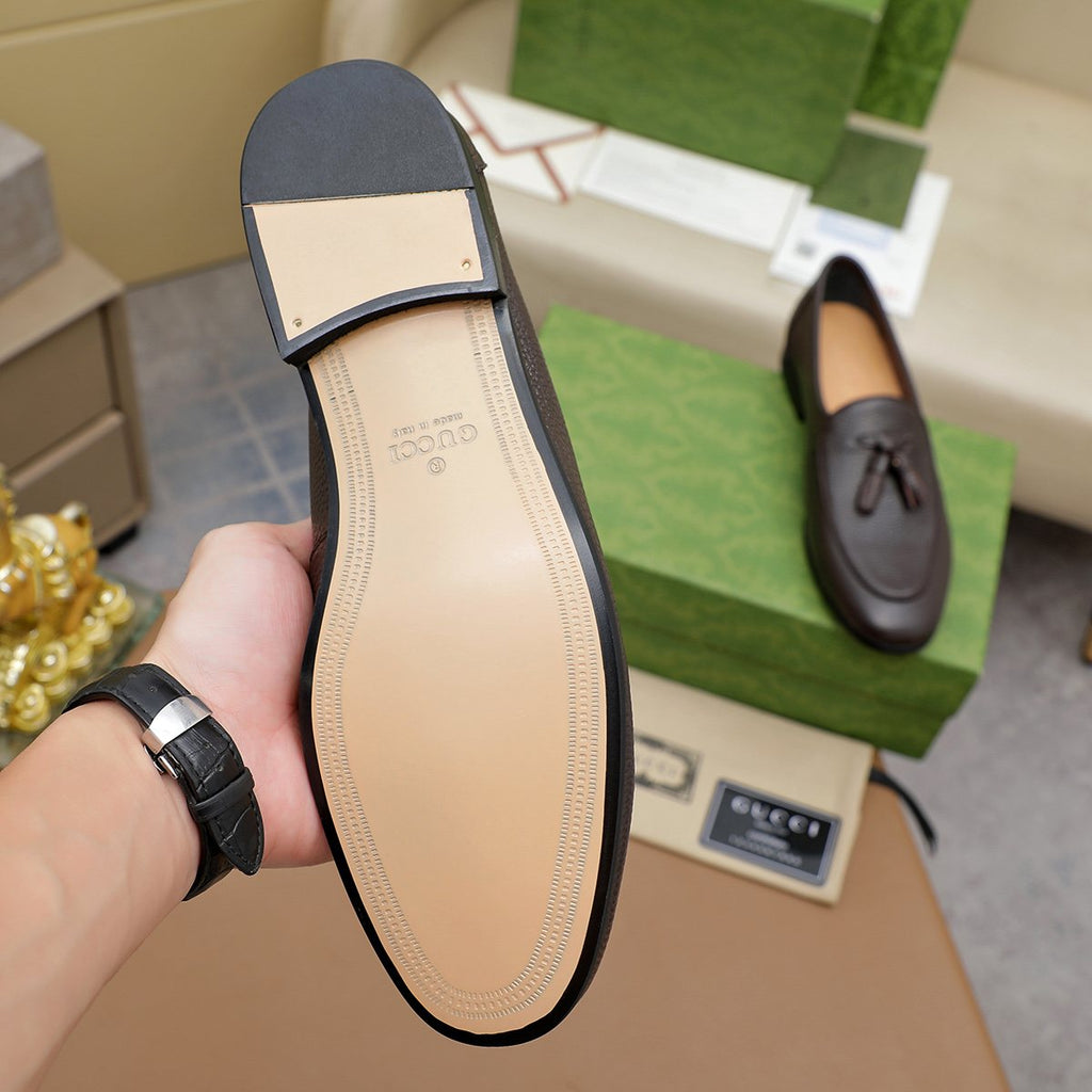 Gucci Textured Tassel Loafers