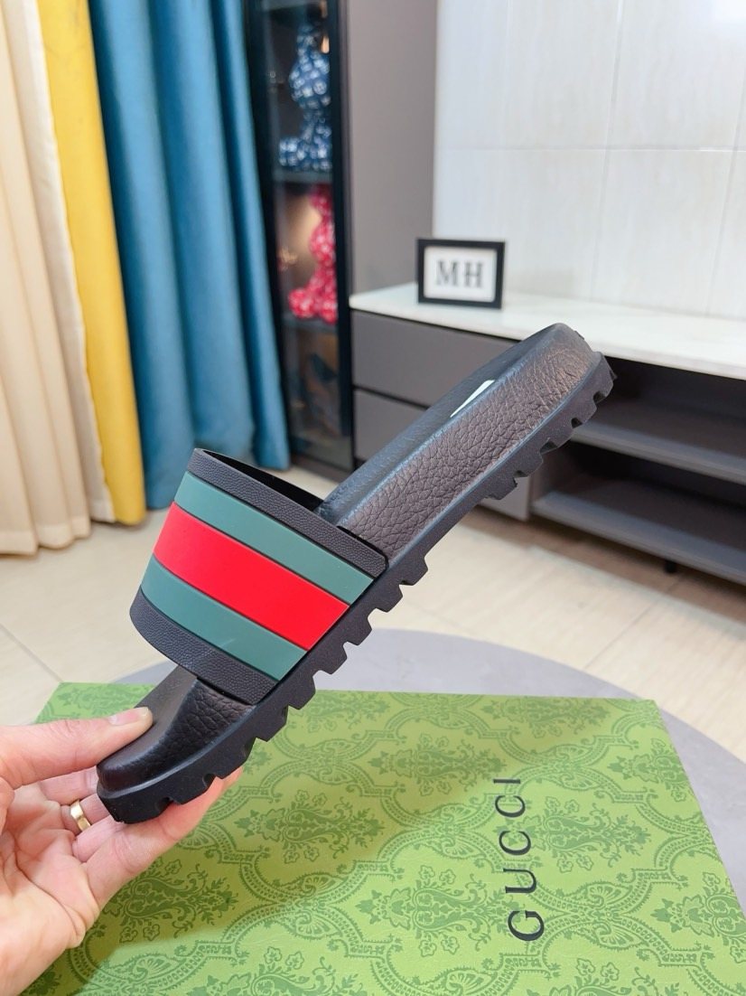 Gucci Men's Green and Red Stripe Slide Sandals