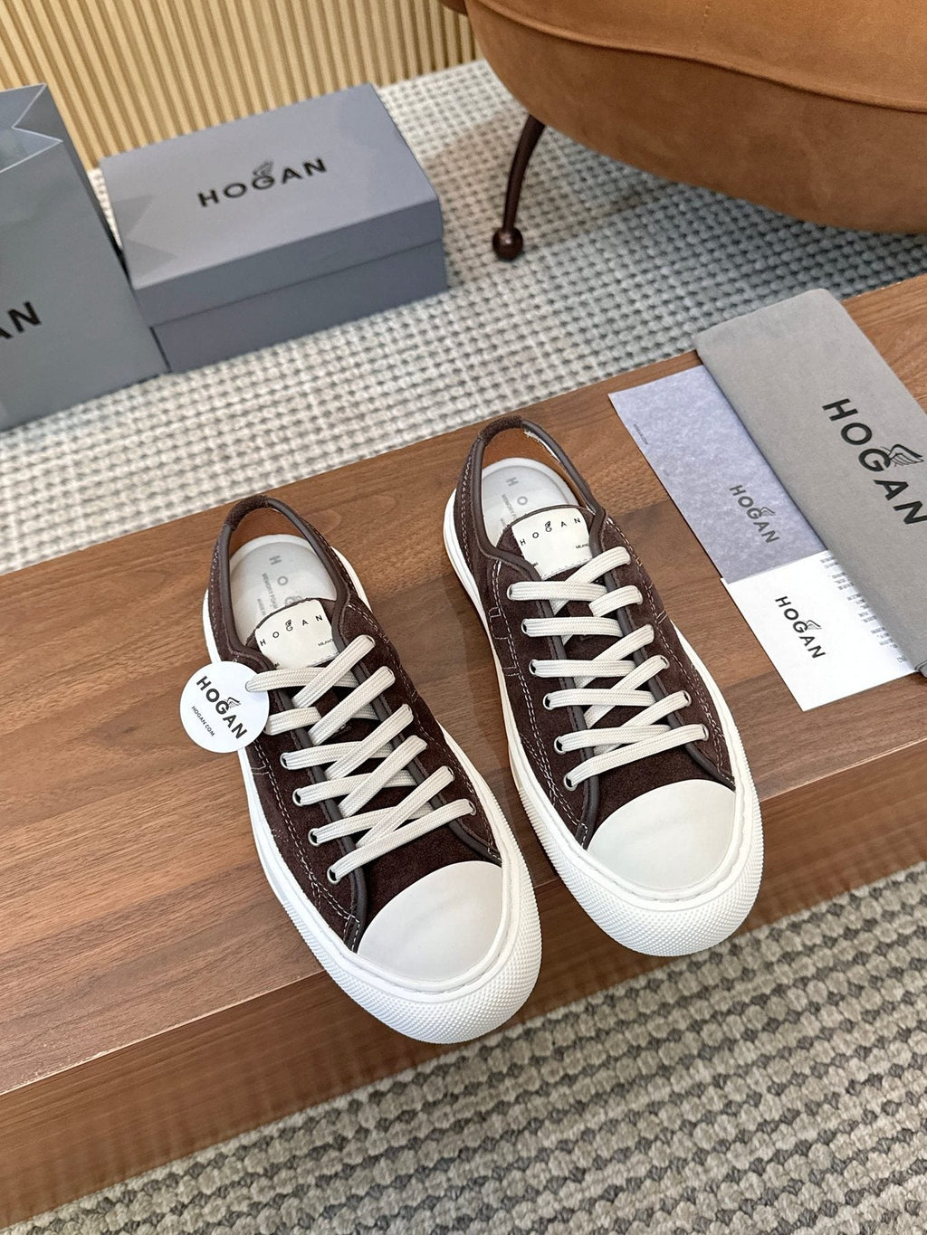 Hogan H691 Low-Top Sneakers