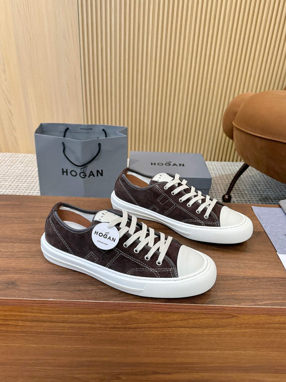 Hogan H691 Low-Top Sneakers