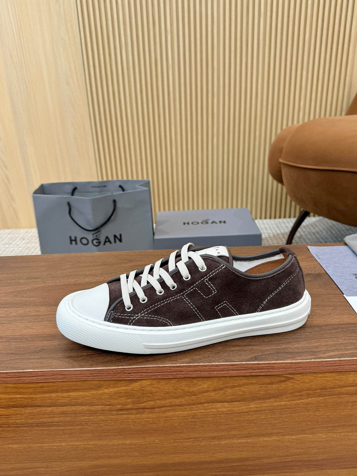Hogan H691 Low-Top Sneakers