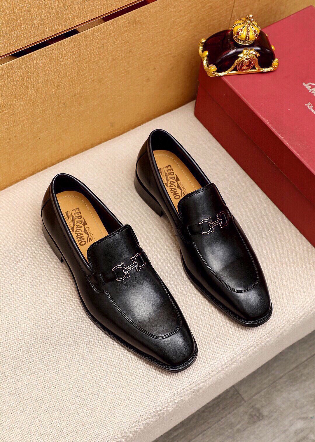 Ferragamo Leather Hardware Loafers